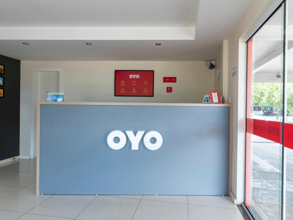Oyo Portal Torres Hotel ปาสโซ เด ตอร์เรส ภายนอก รูปภาพ